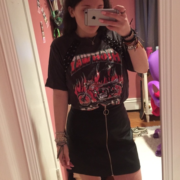 GRUNGE LACE UP TEE - Picture 2 of 2